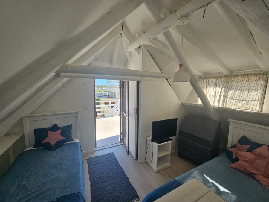 5 Bedroom Property for Sale in Stilbaai Wes Western Cape